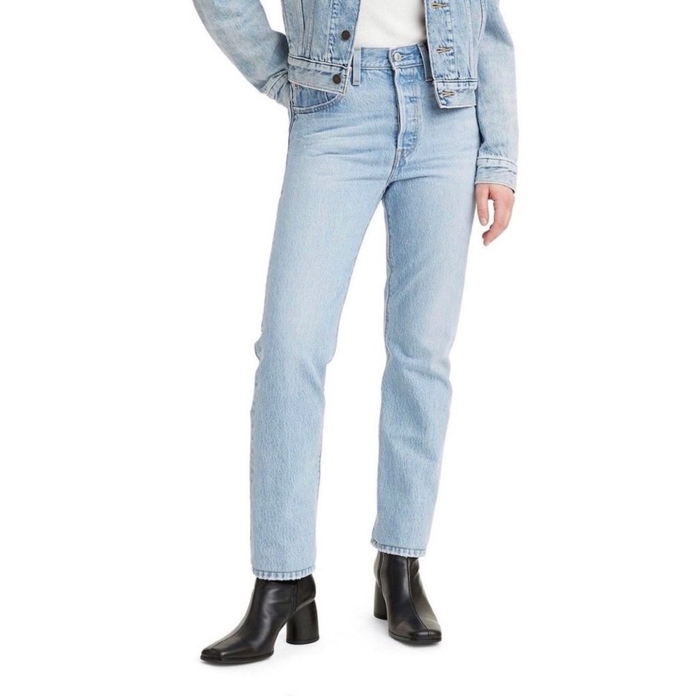 Levi’s original 501 high rise straight leg, light wash blue jeans, size 23